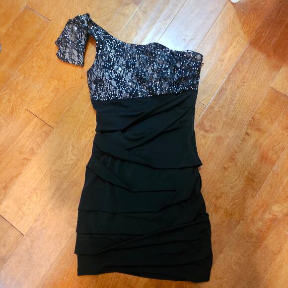 Women's City Triangle Black Dress Size Medium - Picture 5 of 6